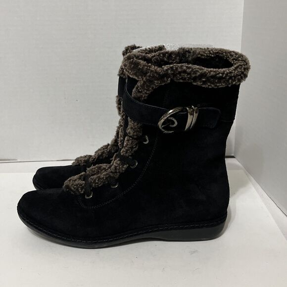 Stuart Weitzman Women’s Rodney black sport suede snow winter boots Size 9.5 - Picture 3 of 8